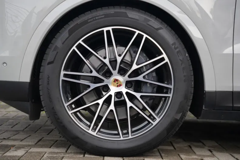 Porsche Cayenne din 2024 cu 24.500 km - oferta POR147703 - foto 16