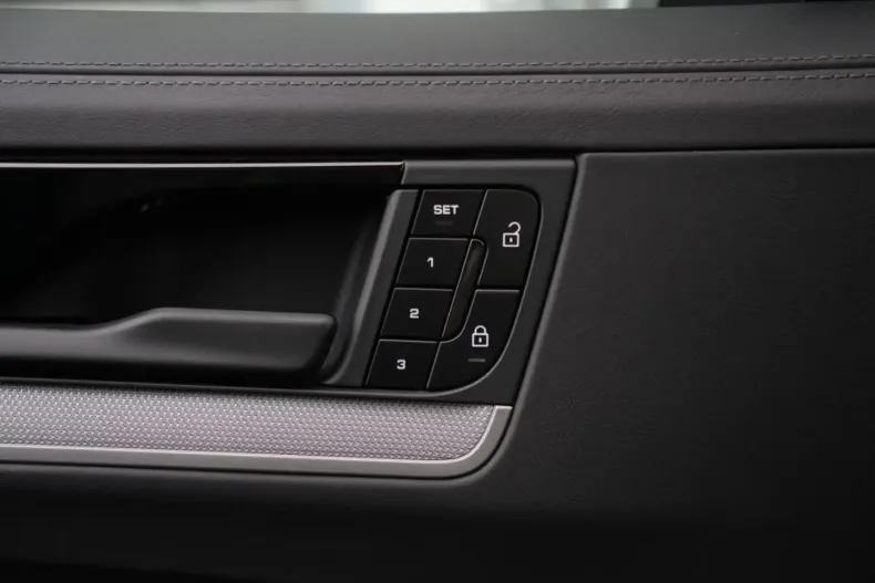 Porsche Cayenne din 2024 cu 24.500 km - oferta POR147703 - foto 39