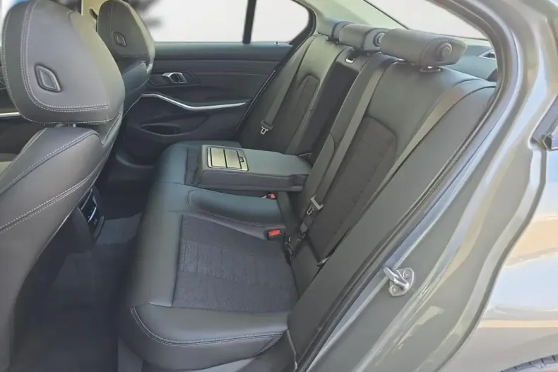 BMW 318 din 2024 cu 35.144 km - oferta BMW147706 - foto 12