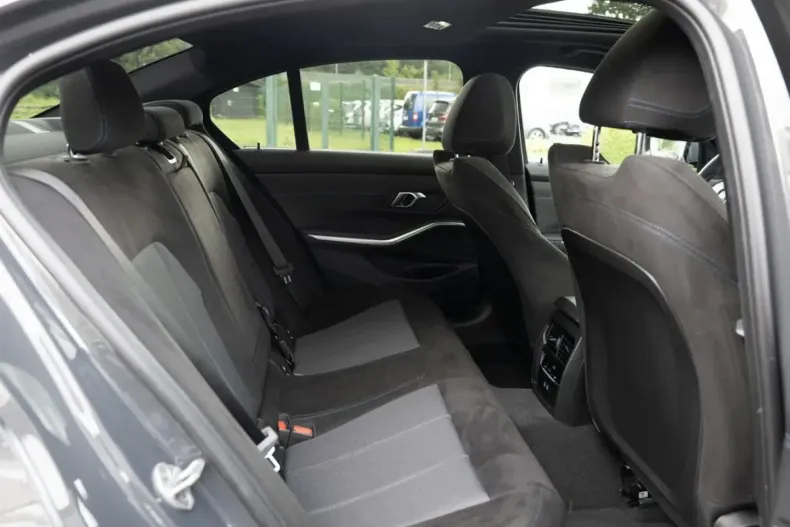 BMW 320 din 2025 cu 15.072 km - oferta BMW147709 - foto 5