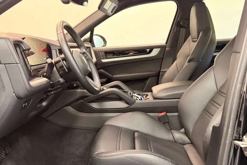 Porsche Cayenne din 2024 cu 16.800 km - oferta POR147720 - foto 18