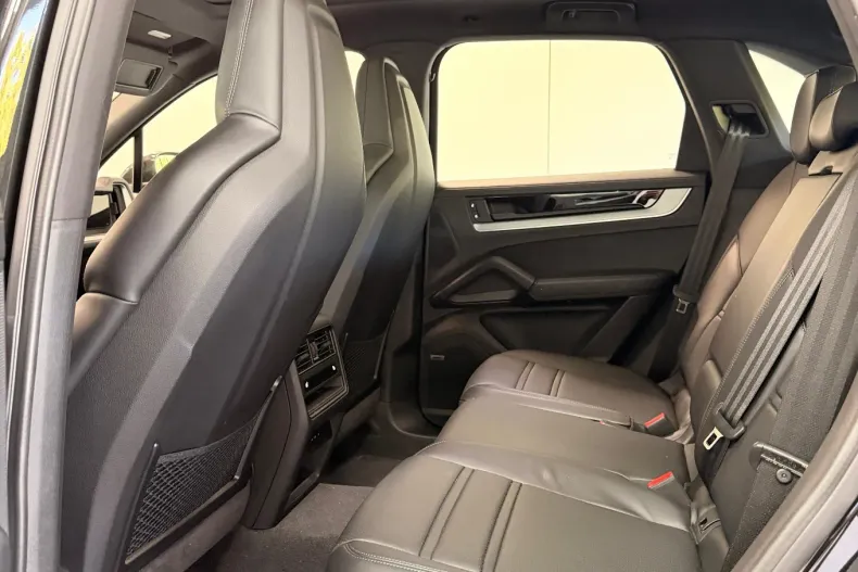 Porsche Cayenne din 2024 cu 16.800 km - oferta POR147720 - foto 19