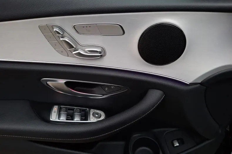 Mercedes-Benz E din 2021 cu 159.959 km - oferta MER147736 - foto 27