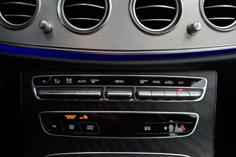 Mercedes-Benz E din 2021 cu 159.959 km - oferta MER147736 - foto 30