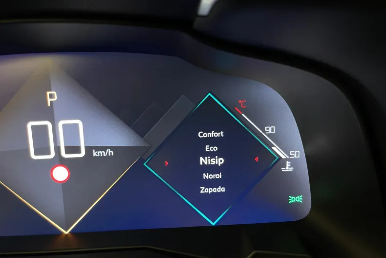 DS Automobiles DS 7 Crossback din 2020 cu 61.147 km - oferta DSA147757 - foto 36