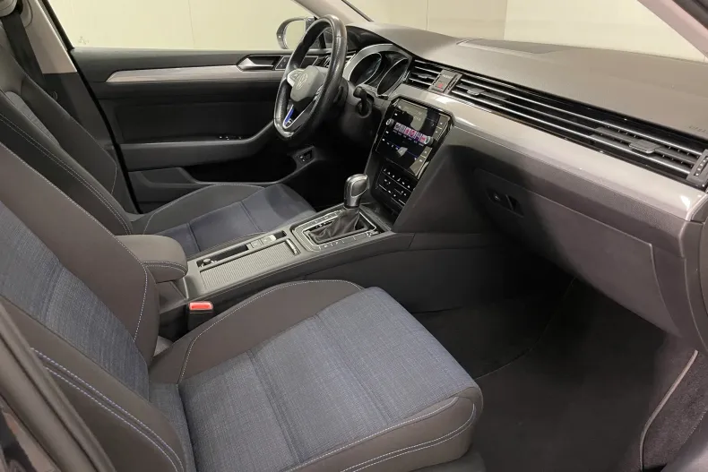 Volkswagen Passat din 2021 cu 118.110 km - oferta VOL147760 - foto 11