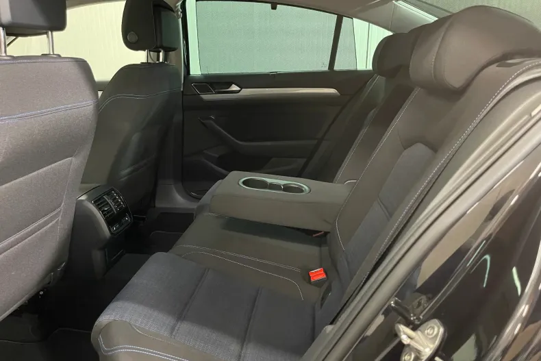 Volkswagen Passat din 2021 cu 118.110 km - oferta VOL147760 - foto 13