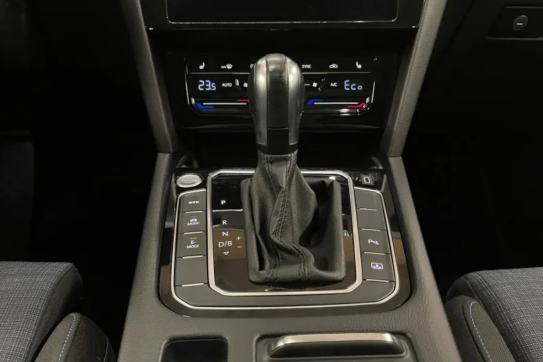 Volkswagen Passat din 2021 cu 118.110 km - oferta VOL147760 - foto 27