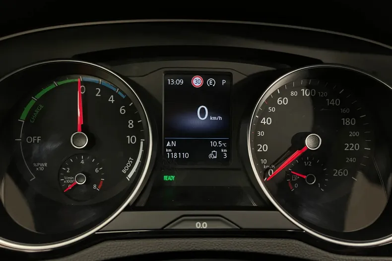 Volkswagen Passat din 2021 cu 118.110 km - oferta VOL147760 - foto 34