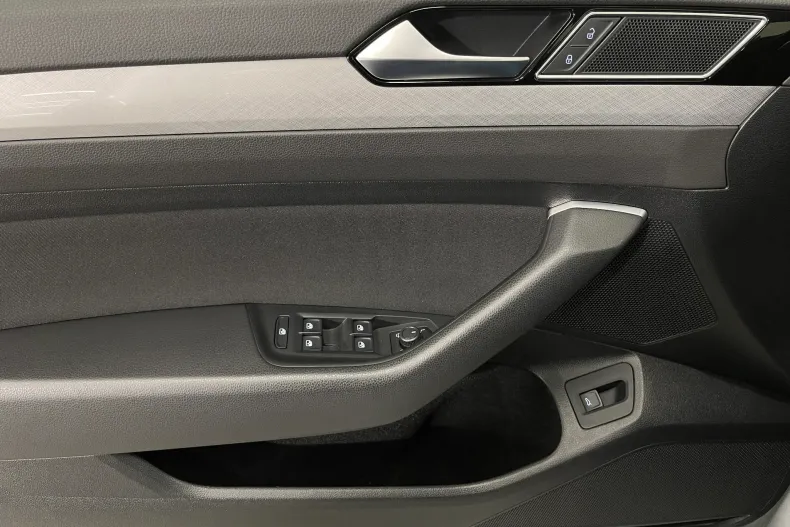 Volkswagen Passat din 2021 cu 96.486 km - oferta VOL147767 - foto 23