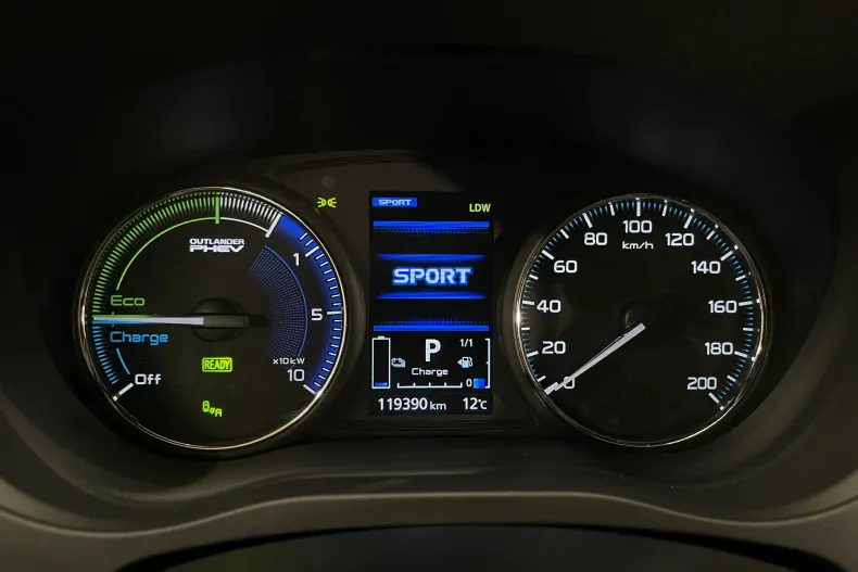 Mitsubishi Outlander din 2019 cu 119.390 km - oferta MIT147768 - foto 31