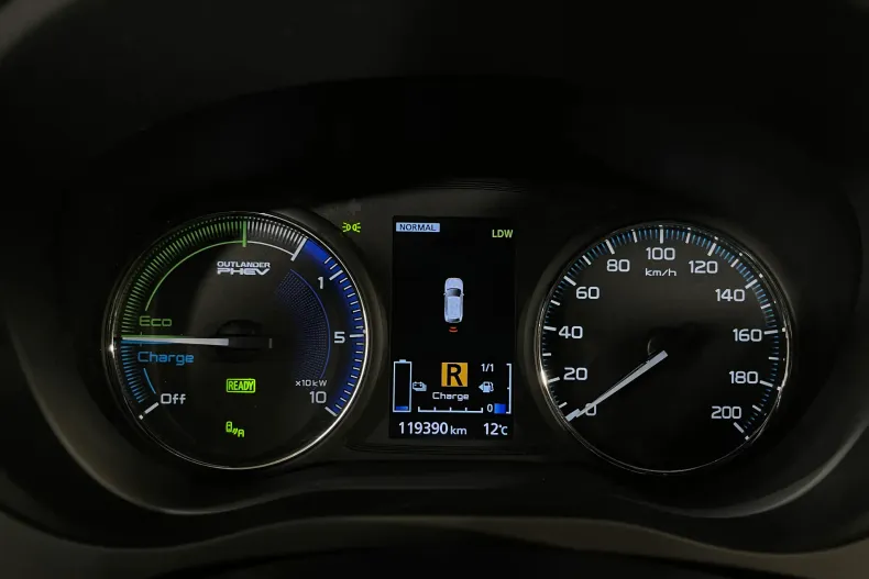 Mitsubishi Outlander din 2019 cu 119.390 km - oferta MIT147768 - foto 33