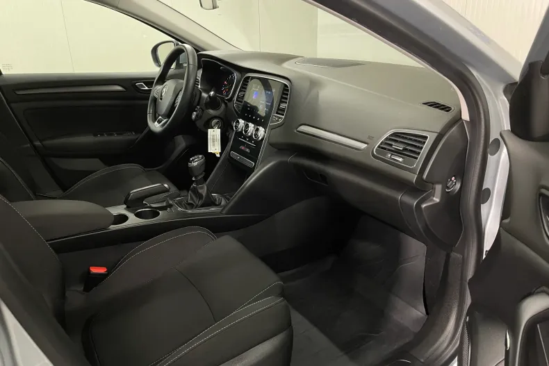 Renault Megane din 2022 cu 61.888 km - oferta REN147774 - foto 9