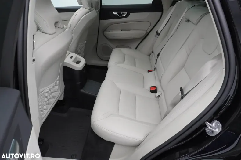 Volvo XC60 din 2024 cu 21.522 km - oferta VOL147797 - foto 10