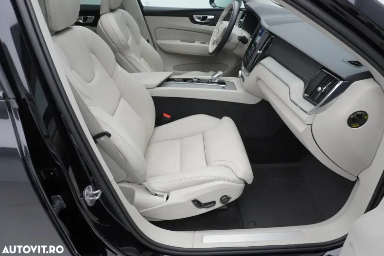 Volvo XC60 din 2024 cu 21.522 km - oferta VOL147797 - foto 13