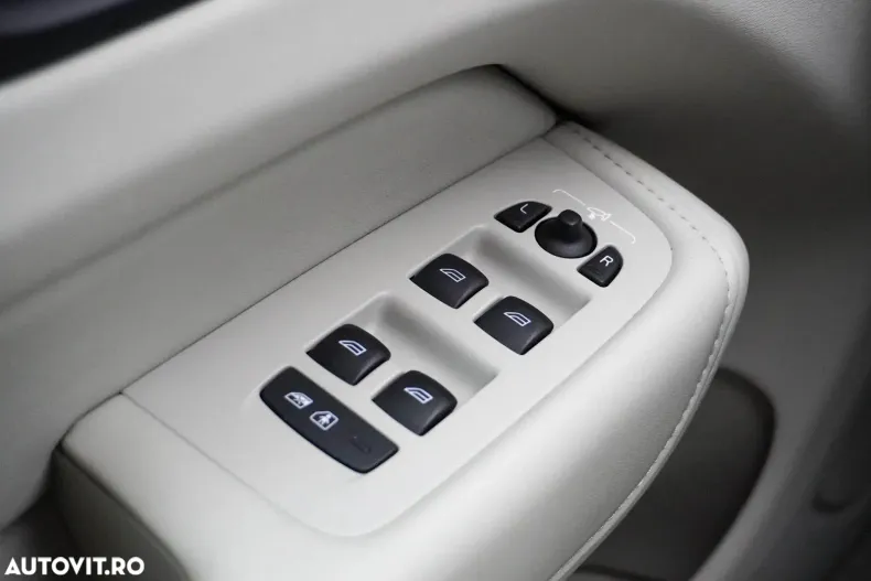 Volvo XC60 din 2024 cu 21.522 km - oferta VOL147797 - foto 19