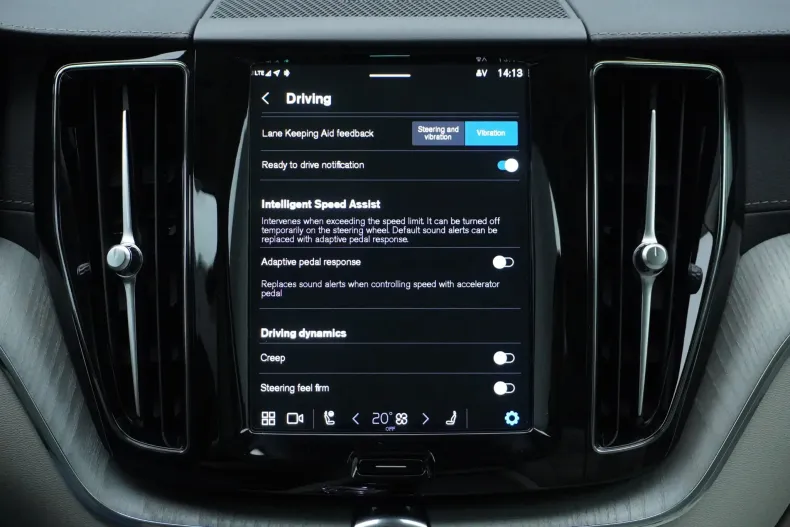 Volvo XC60 din 2024 cu 21.522 km - oferta VOL147797 - foto 33