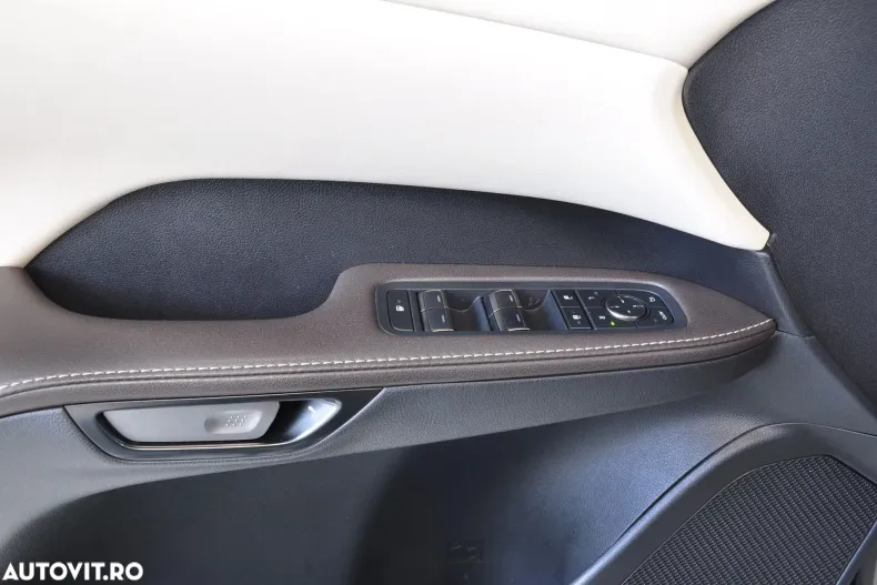 Lexus Seria RX din 2023 cu 44.701 km - oferta LEX147799 - foto 7