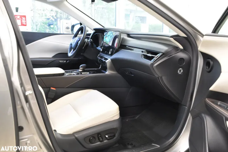 Lexus Seria RX din 2023 cu 44.701 km - oferta LEX147799 - foto 10