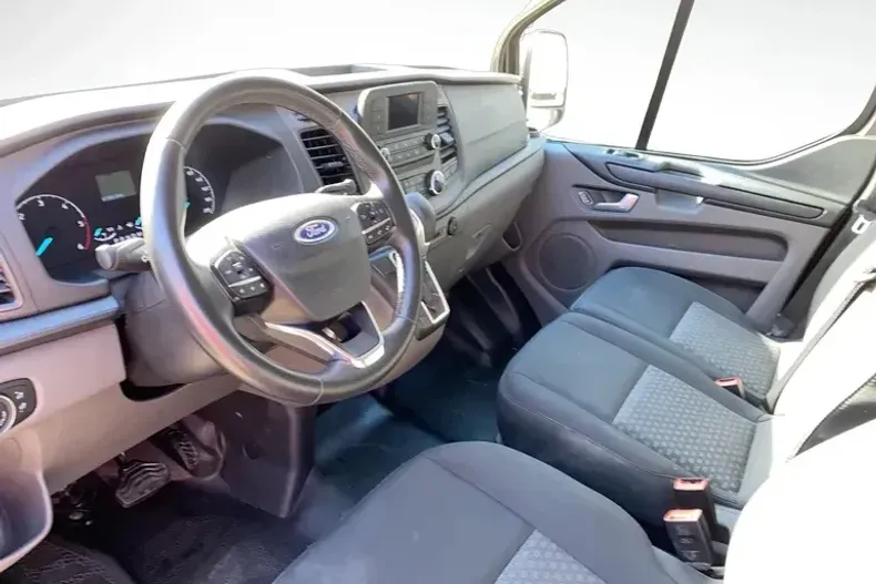 Ford Tourneo Custom din 2022 cu 61.200 km - oferta FOR147801 - foto 9