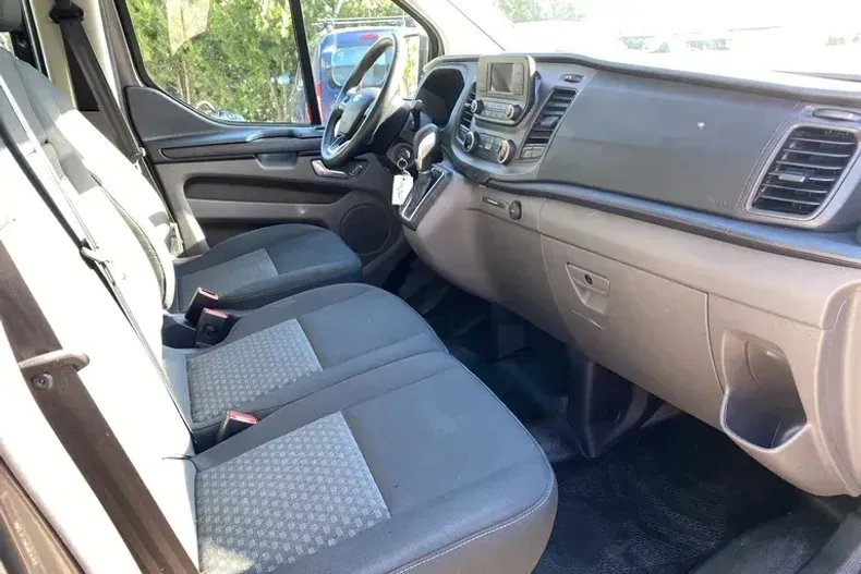 Ford Tourneo Custom din 2022 cu 61.200 km - oferta FOR147801 - foto 11