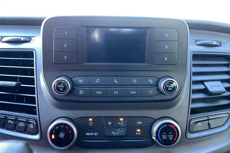 Ford Tourneo Custom din 2022 cu 61.200 km - oferta FOR147801 - foto 15