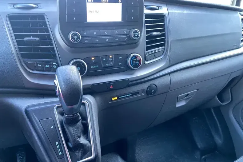 Ford Transit Custom din 2022 cu 49.100 km - oferta FOR147807 - foto 17