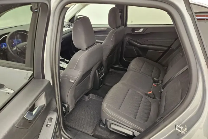 Ford Kuga din 2023 cu 29.369 km - oferta FOR147812 - foto 11