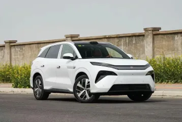 BYD Tang L din 2025 - oferta BYD147829