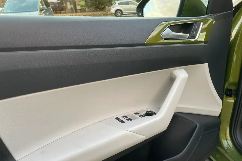 Volkswagen Taigo din 2025 cu 1 km - oferta VOL147843 - foto 9