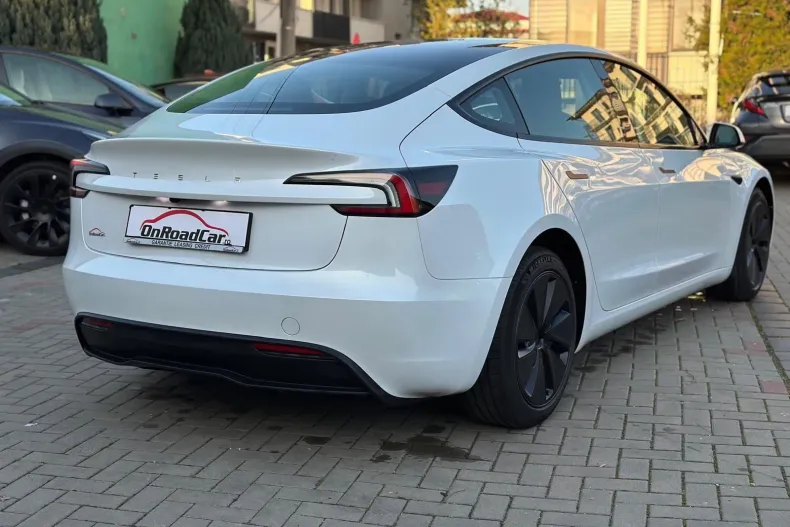 Tesla Model 3 din 2024 cu 38.592 km - oferta TES147853 - foto 3