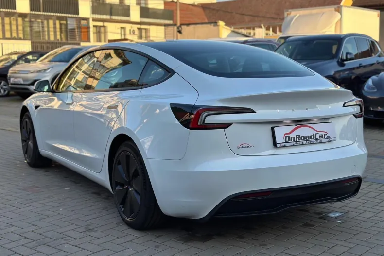 Tesla Model 3 din 2024 cu 38.592 km - oferta TES147853 - foto 4