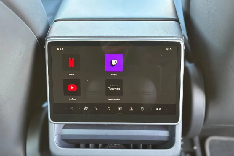 Tesla Model 3 din 2024 cu 38.592 km - oferta TES147853 - foto 32