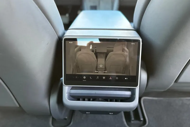 Tesla Model 3 din 2024 cu 38.592 km - oferta TES147853 - foto 33