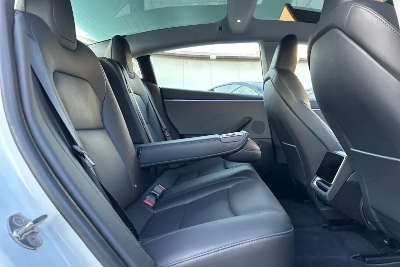 Tesla Model 3 din 2024 cu 38.592 km - oferta TES147853 - foto 34