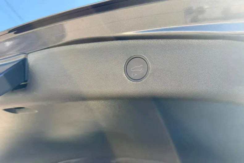 Tesla Model 3 din 2023 cu 24.345 km - oferta TES147855 - foto 24