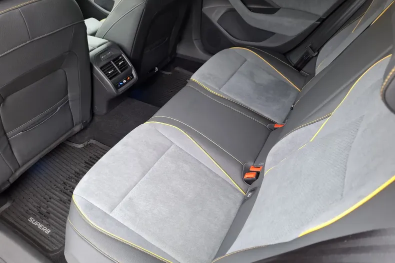 Skoda Superb din 2025 cu 5.000 km - oferta SKO147857 - foto 40