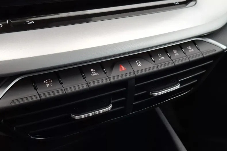 Skoda Octavia din 2025 cu 5.000 km - oferta SKO147859 - foto 31