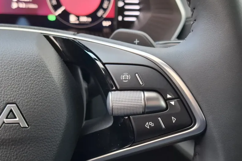 Skoda Octavia din 2025 cu 5.000 km - oferta SKO147859 - foto 32