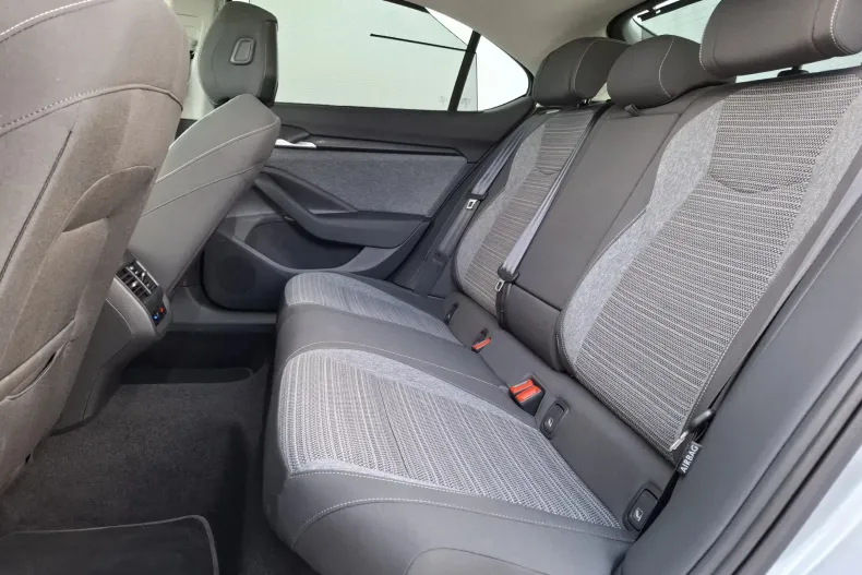 Skoda Superb din 2025 cu 13.836 km - oferta SKO147862 - foto 39