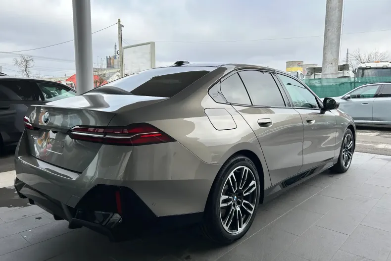 BMW Seria 5 din 2025 cu 7 km - oferta BMW147872 - foto 5