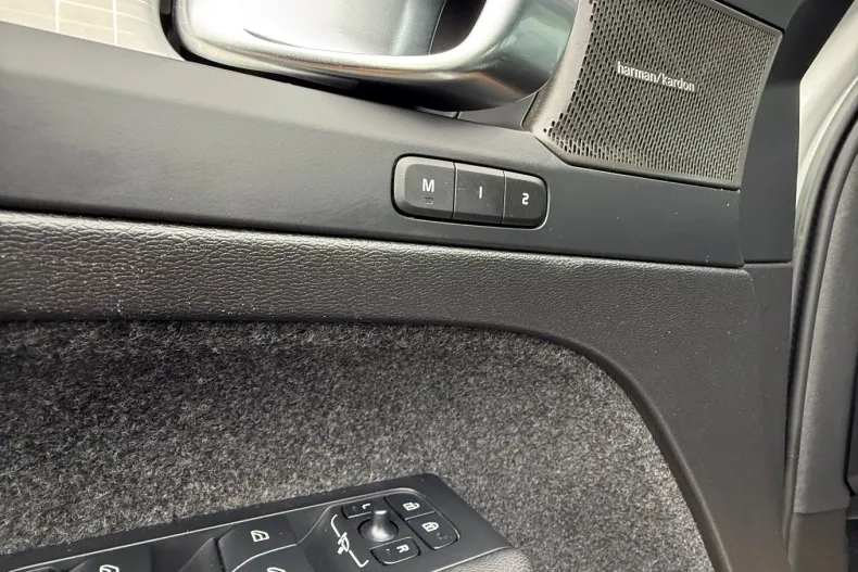 Volvo XC40 din 2022 cu 116.000 km - oferta VOL147881 - foto 7