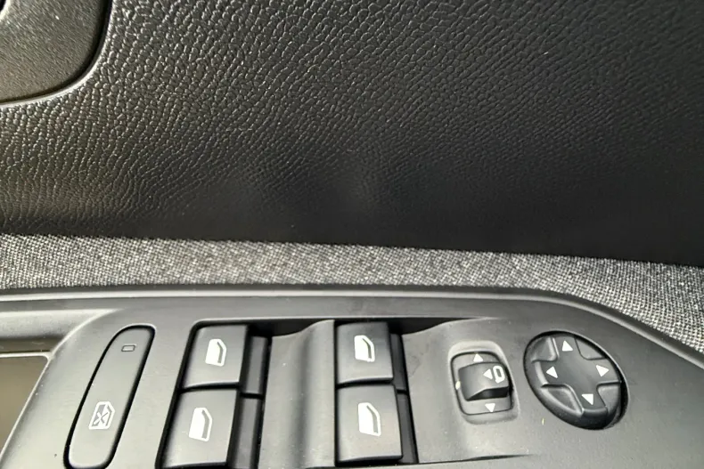 Peugeot 3008 din 2020 cu 127.000 km - oferta PEU147884 - foto 24