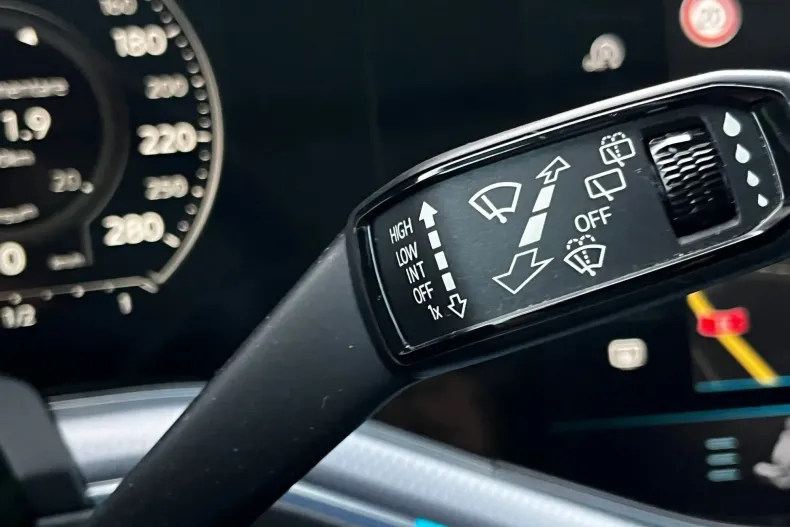 Volkswagen Touareg din 2019 cu 108.508 km - oferta VOL147888 - foto 16