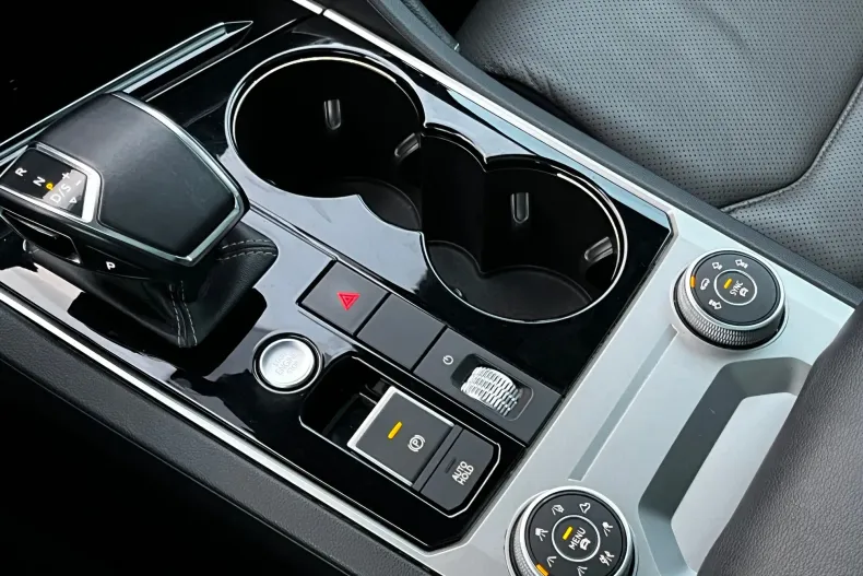 Volkswagen Touareg din 2019 cu 108.508 km - oferta VOL147888 - foto 19