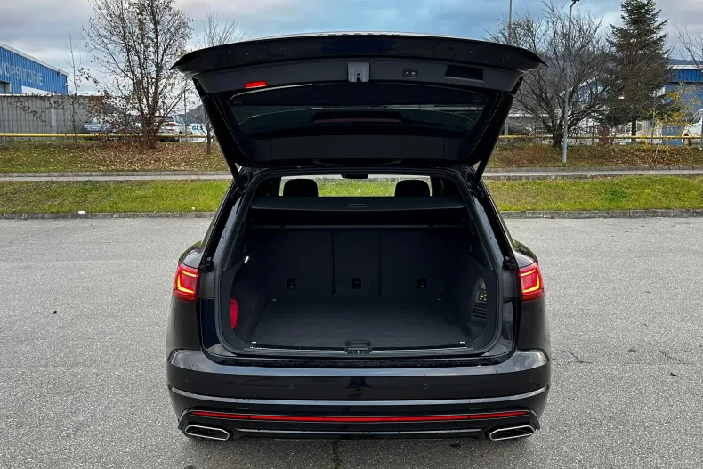 Volkswagen Touareg din 2022 cu 90.317 km - oferta VOL147891 - foto 29