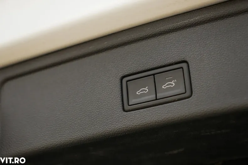 Volkswagen Touareg din 2021 cu 136.000 km - oferta VOL147901 - foto 31