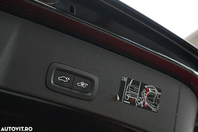 Volvo XC40 din 2021 cu 75.000 km - oferta VOL147904 - foto 33