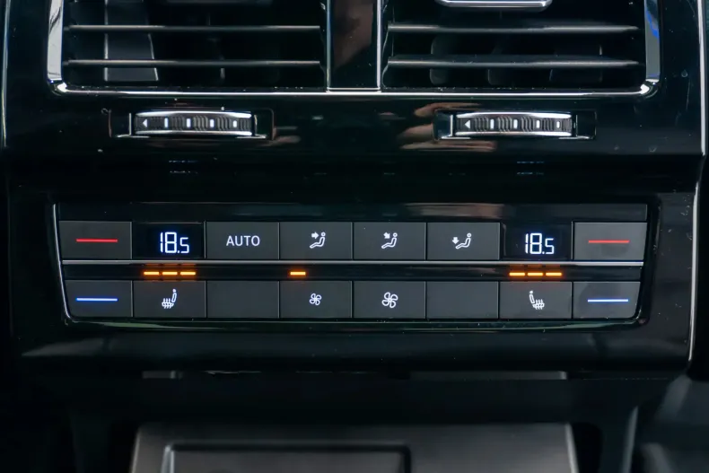 Volkswagen Touareg din 2019 cu 118.375 km - oferta VOL147912 - foto 25