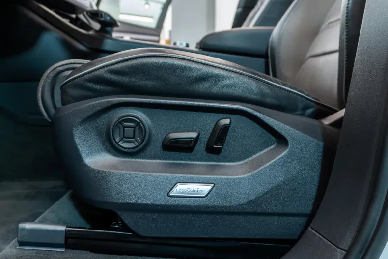 Volkswagen Touareg din 2019 cu 118.375 km - oferta VOL147912 - foto 28